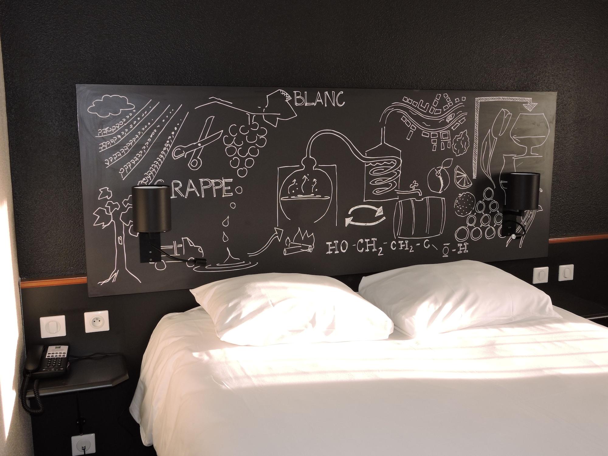 Ibis Styles Cognac Châteaubernard Exterior foto