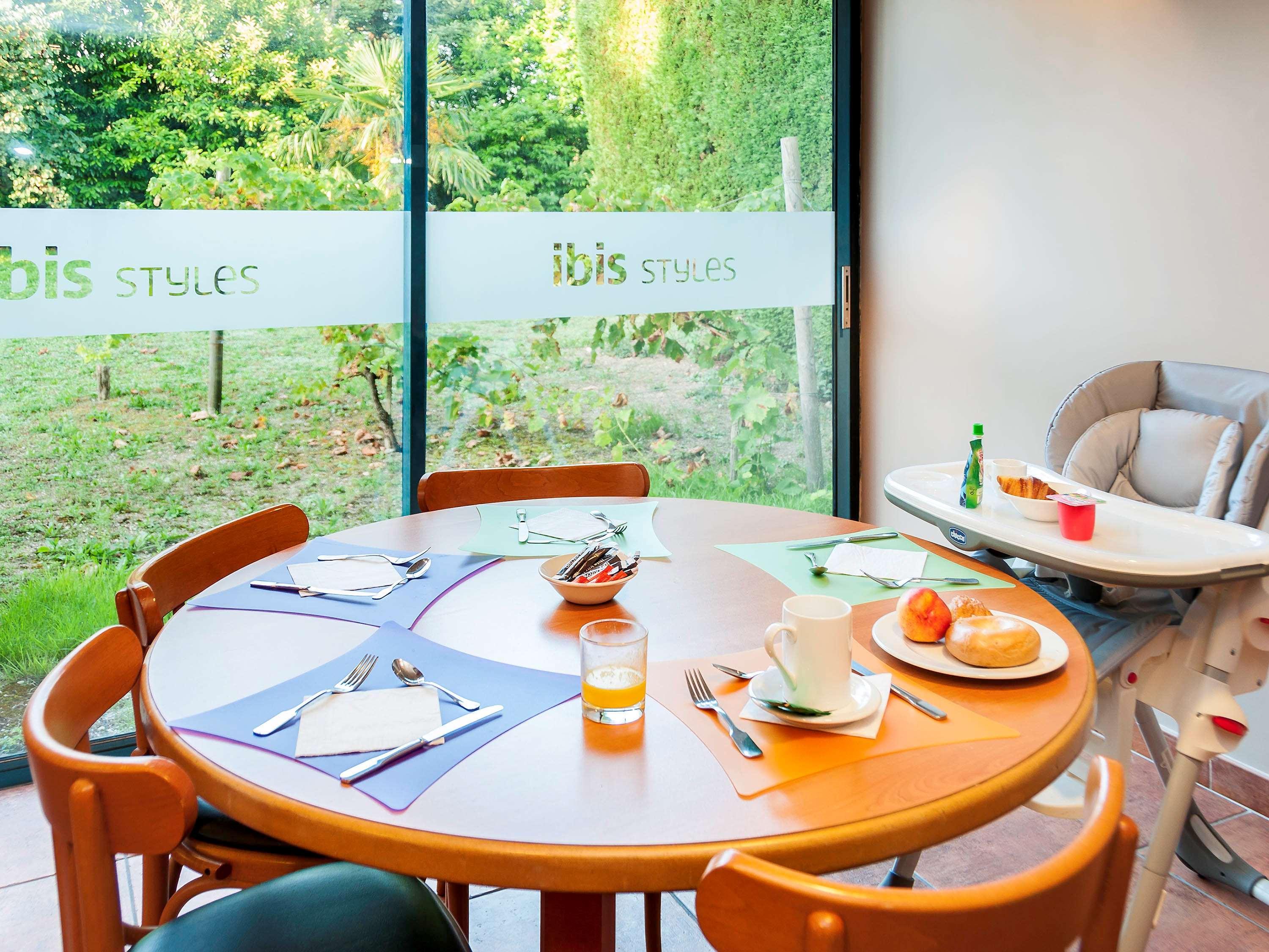 Ibis Styles Cognac Châteaubernard Exterior foto