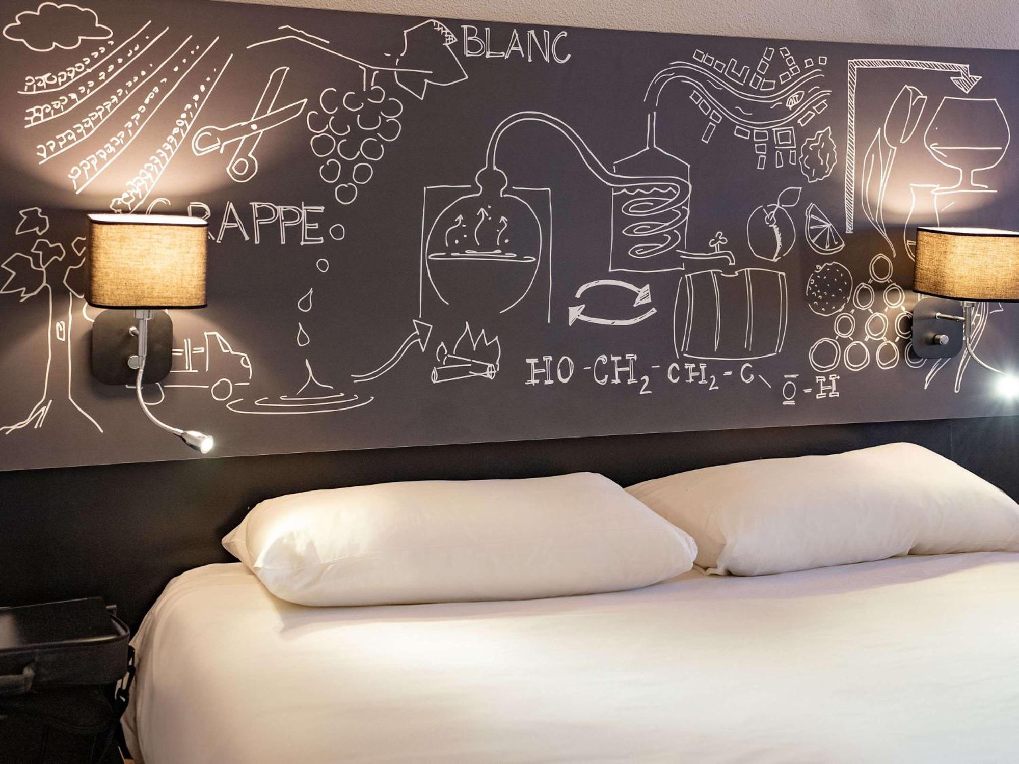 Ibis Styles Cognac Châteaubernard Exterior foto