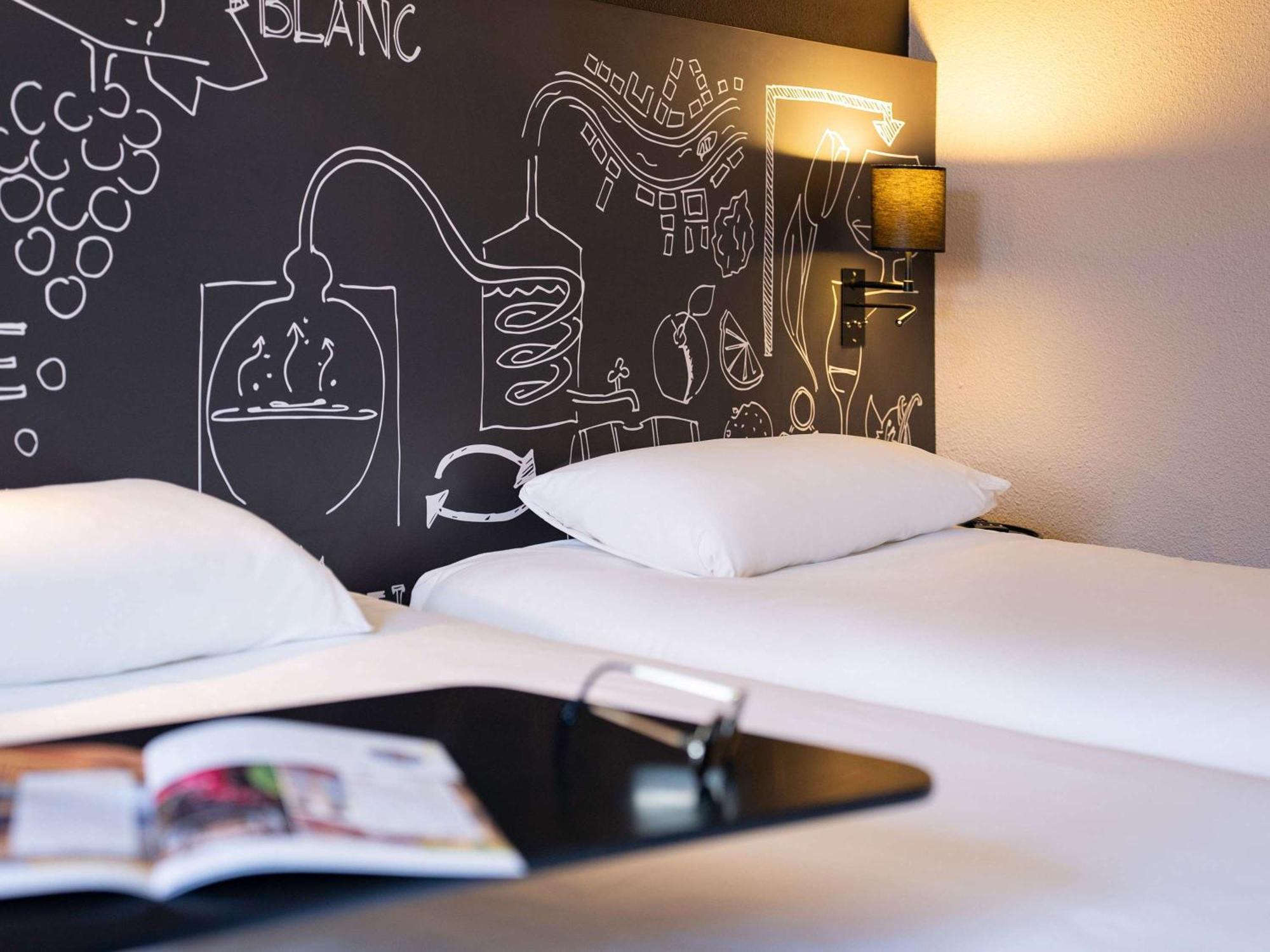 Ibis Styles Cognac Châteaubernard Exterior foto