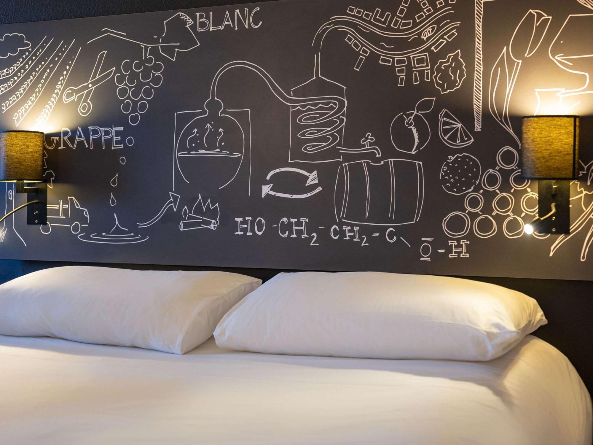 Ibis Styles Cognac Châteaubernard Exterior foto
